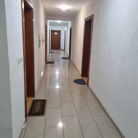 Studio Apartman Ema - Centar, Kruzni Tok *
