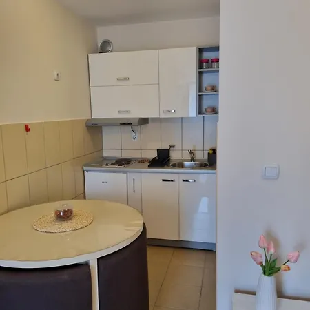 Studio Apartman Ema - Centar, Kruzni Tok